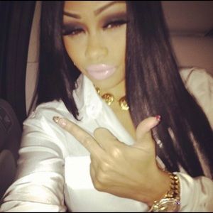 Meet your Posher, Regina